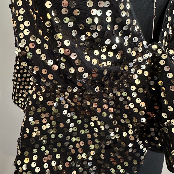 Brand New - Cropped Sequin tank top - Picture 4 of 5